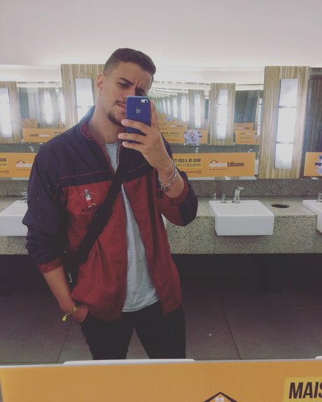 Naken läckt OnlyFans-bild av Guigo Valentim