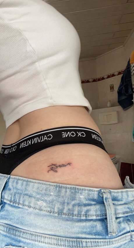 Naken läckt OnlyFans-bild av Linda