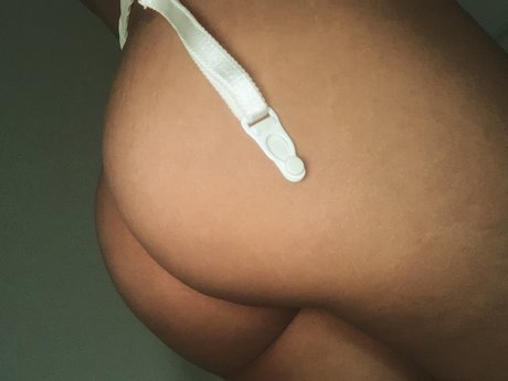 Naken läckt OnlyFans-bild av Youdreamofbentley