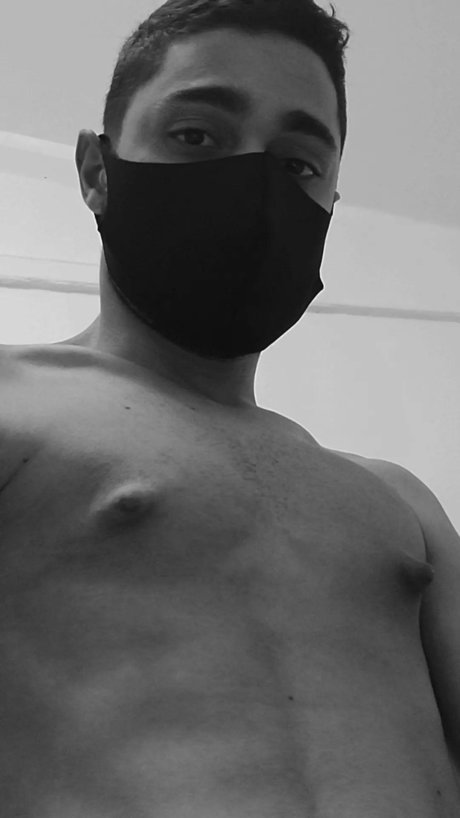 Naken läckt OnlyFans-bild av Osamuelfaker