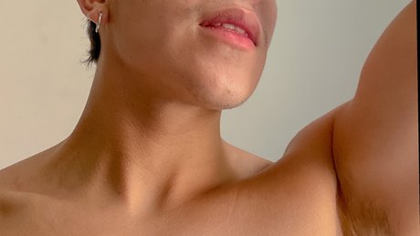 Обнаженная фотография утечки OnlyFans от Juanjoo