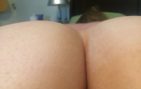 Naken läckt OnlyFans-bild av  Voluptuous Viv 