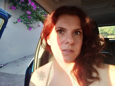 Naken läckt OnlyFans-bild av Sarah Salas