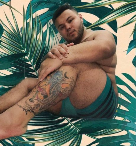 Naken läckt OnlyFans-bild av Theo Medeiros