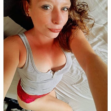Naken läckt OnlyFans-bild av Jolien