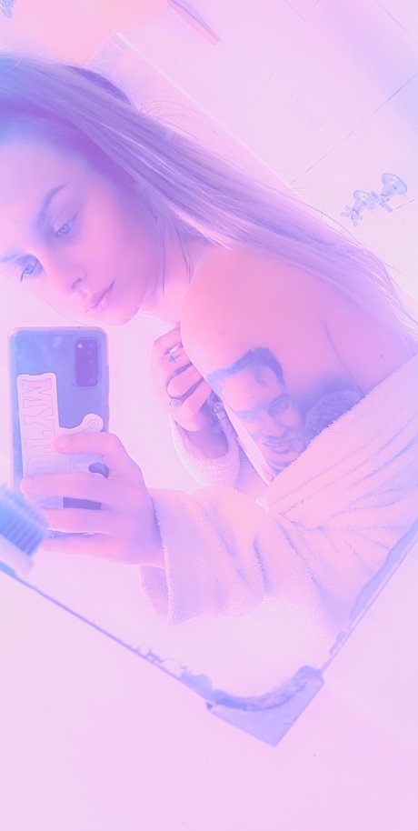 Naakte gelekte OnlyFans-foto van Ittybitty