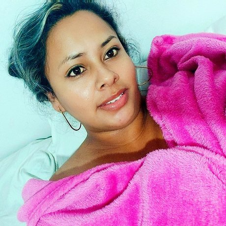 Naken läckt OnlyFans-bild av Marln Castilllo