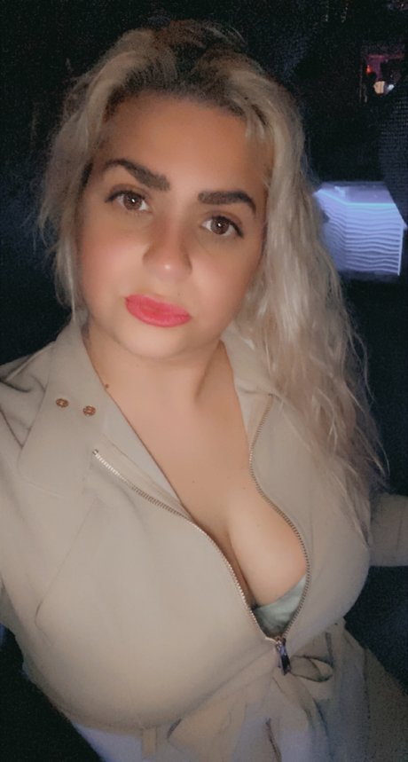Обнаженная фотография утечки OnlyFans от Vee 