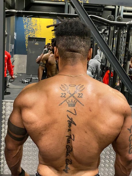 Naken läckt OnlyFans-bild av Allan