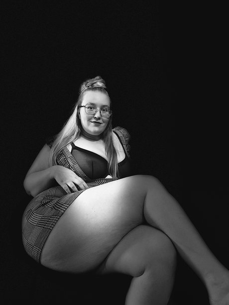Alaston vuotanut OnlyFans-kuva Faye