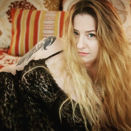 Naken läckt OnlyFans-bild av Seven512