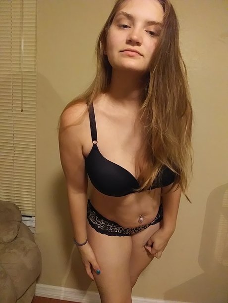 Lynda Lee