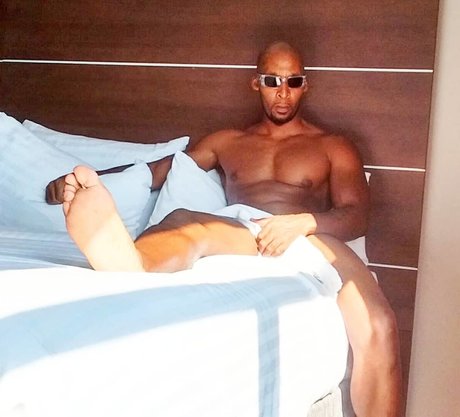 Naken läckt OnlyFans-bild av Ramsees Massage