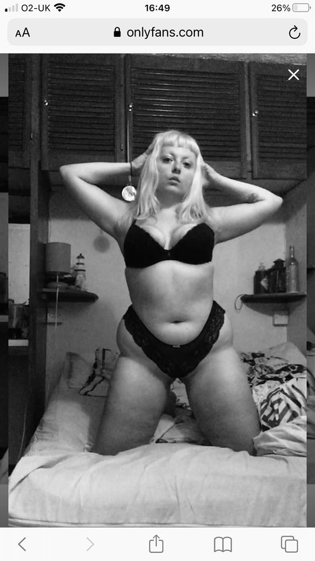 Naken läckt OnlyFans-bild av Sej