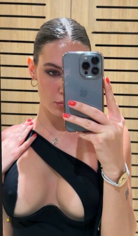 Naakte gelekte OnlyFans-foto van Selmako
