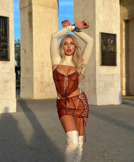 Nacktes geleaktes OnlyFans-Foto von Ellismae