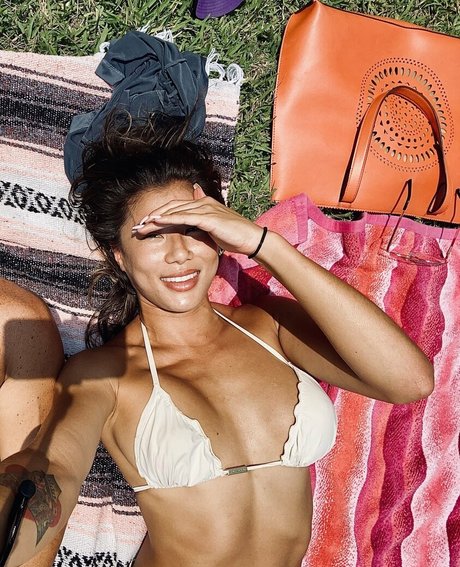Naken läckt OnlyFans-bild av Lotus Bombb