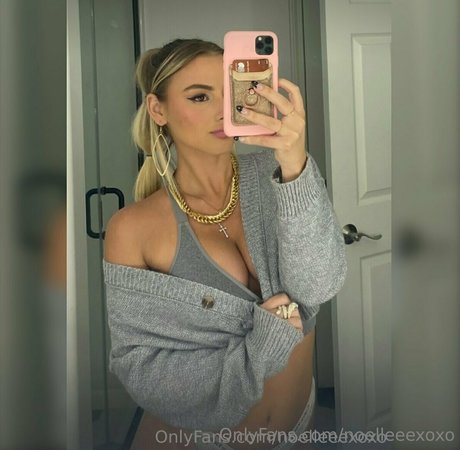 Noelleeexoxo