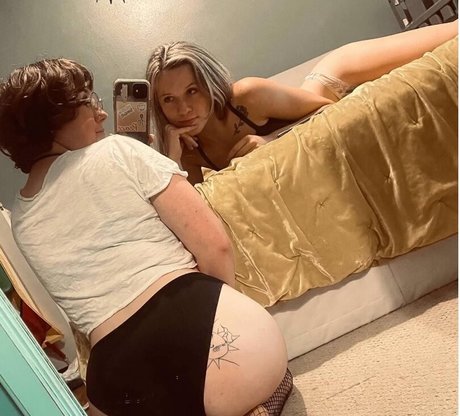 Обнаженная фотография утечки OnlyFans от Shwayze Babes