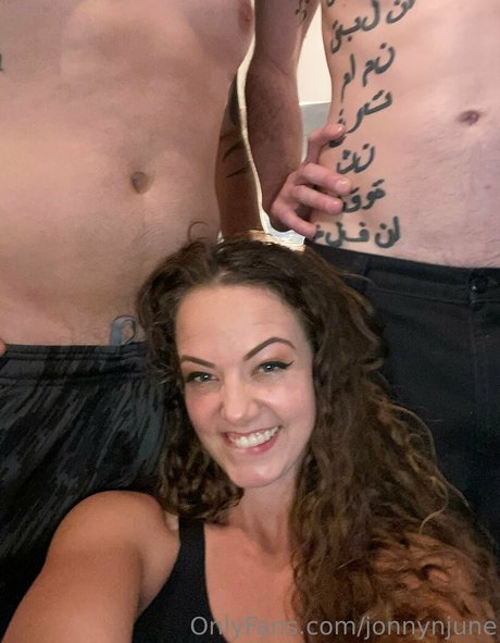 Naken läckt OnlyFans-bild av Jonnynjune