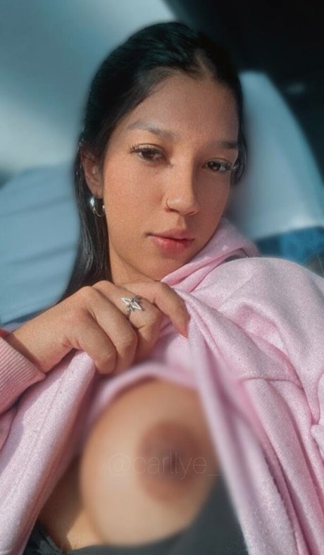 Foto nua vazada do OnlyFans de Carla Figueira