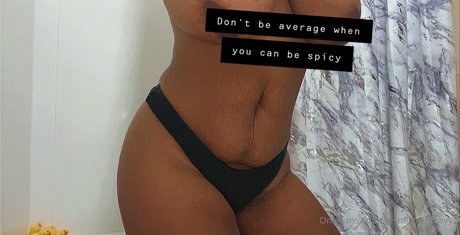 Naken läckt OnlyFans-bild av Yesmistresskayy2