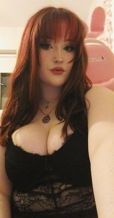 Alaston vuotanut OnlyFans-kuva Urlilsuccubus