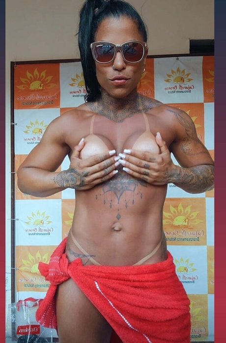 Naken läckt OnlyFans-bild av Vanessa Reis