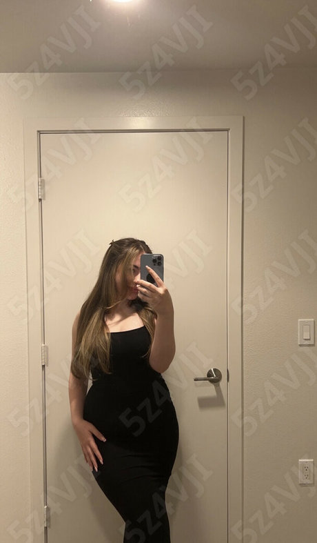 Alaston vuotanut OnlyFans-kuva Nourturki