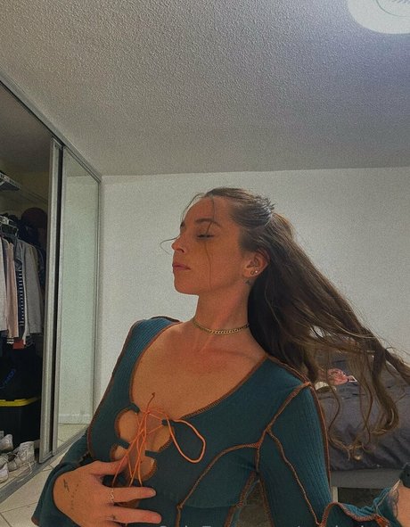 Naken läckt OnlyFans-bild av Ashley Aoky