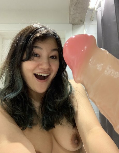 Naken läckt OnlyFans-bild av Liskissesf