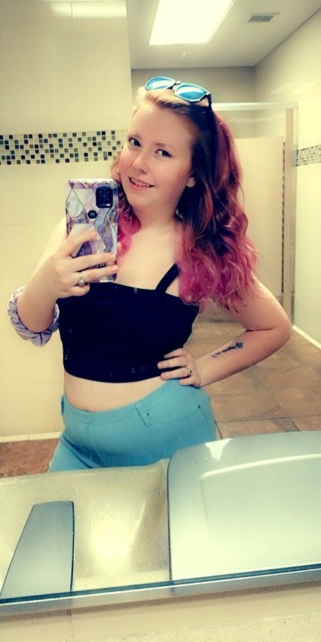 Naken läckt OnlyFans-bild av Southern Mistress 