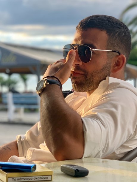Naken läckt OnlyFans-bild av Sir Maxim Julius Cortes