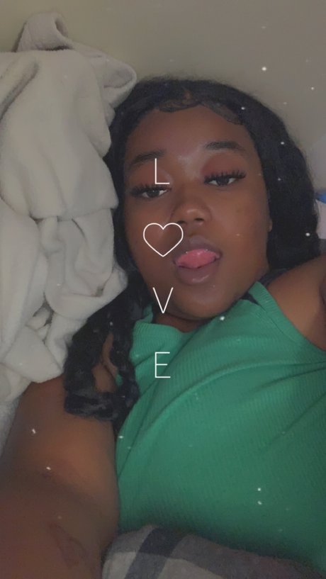 Обнаженная фотография утечки OnlyFans от Naee 