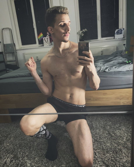 Naken läckt OnlyFans-bild av Saschdimond