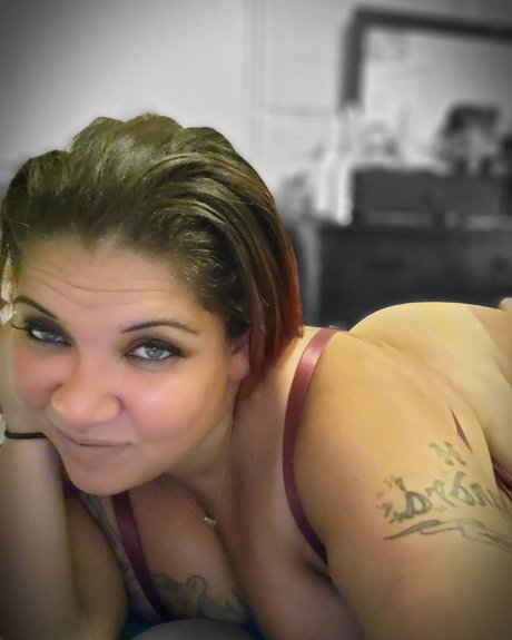 Naken läckt OnlyFans-bild av Queenlyonezz