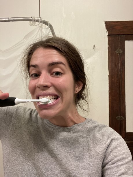 Naken läckt OnlyFans-bild av Vivian Mairead