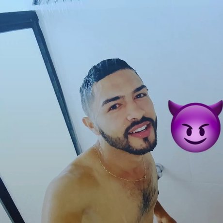 Naken läckt OnlyFans-bild av Leo Tarazona