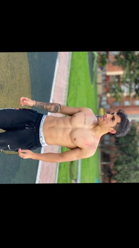 Обнаженная фотография утечки OnlyFans от Santiago Quevedo
