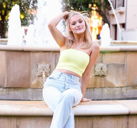 Nahá fotka uniklých OnlyFans od Maddiiedee