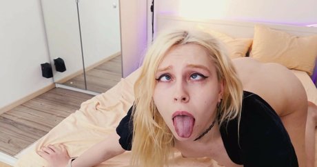 Naken läckt OnlyFans-bild av Happyddora