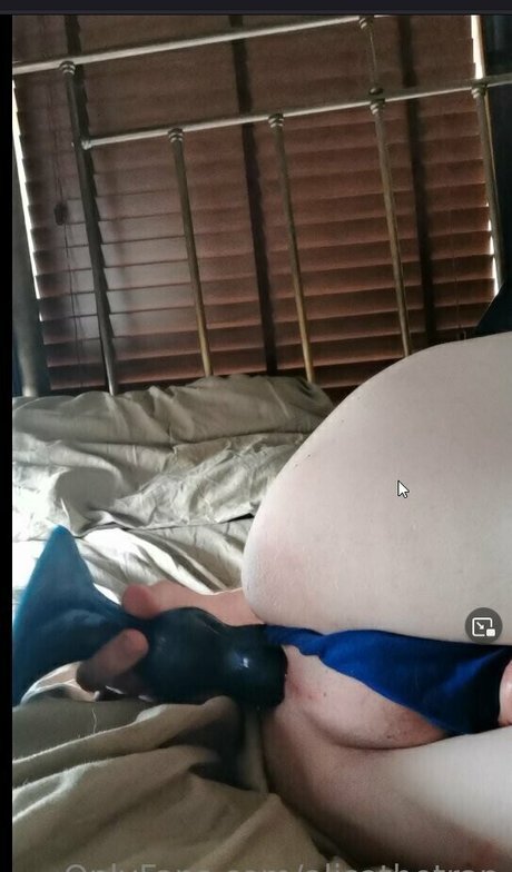 Naken läckt OnlyFans-bild av Alisathetrap