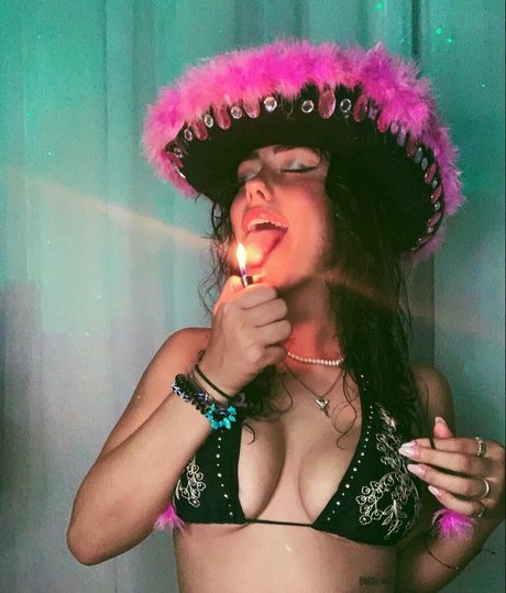 Naken läckt OnlyFans-bild av Izamariposa