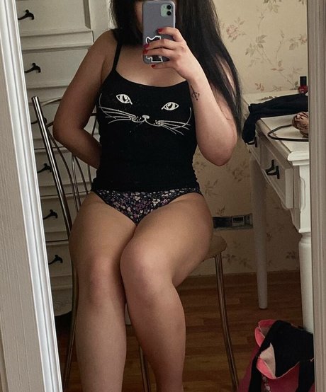 Naken läckt OnlyFans-bild av Scarletspyada