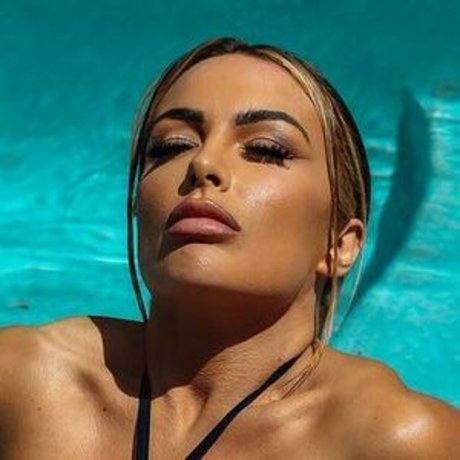 Naakte gelekte OnlyFans-foto van Amanda Saccomanno