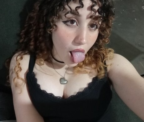 Naken läckt OnlyFans-bild av Georgie Bravo
