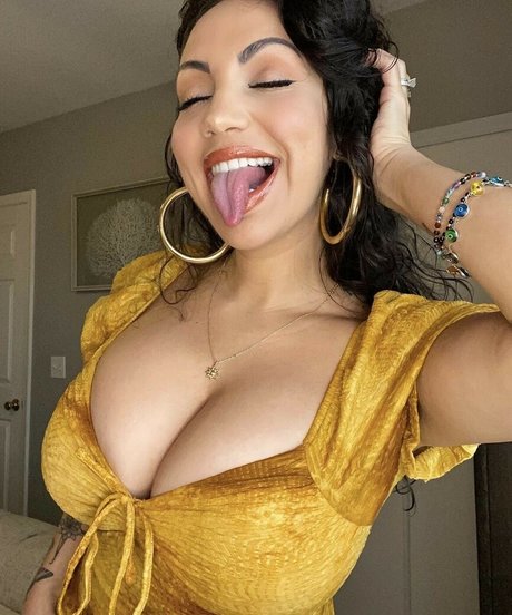 Foto desnuda filtrada de OnlyFans de Crueltyfreecurves