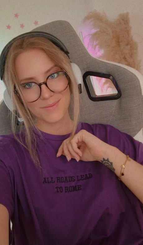 Naken läckt OnlyFans-bild av Naguura