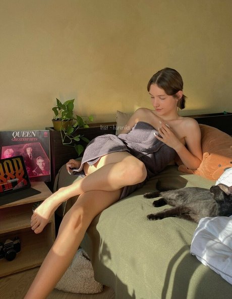 Naken lekkede OnlyFans-bilde av Hareniks