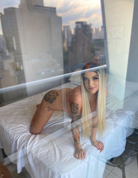 Naken läckt OnlyFans-bild av Yaranevesss